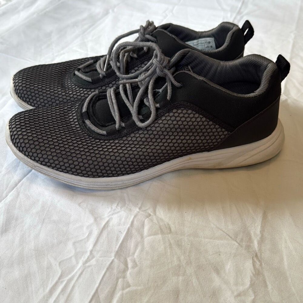 Vionic Christina mesh lace up podiatrist designed sneakers women’s size 10 black